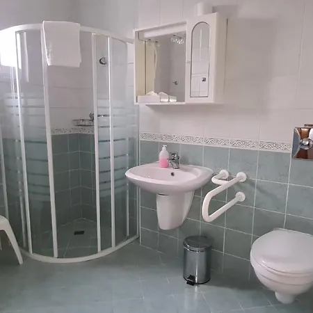 فندق Aqua Therm - 3*