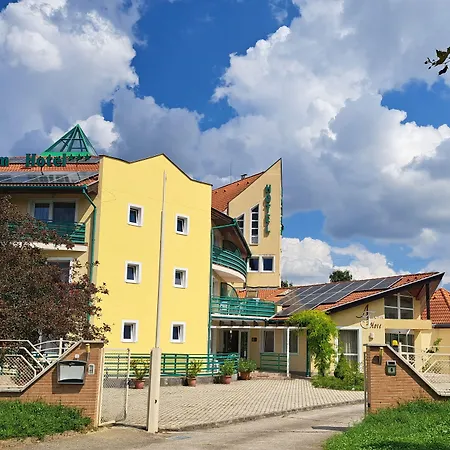 Aqua Therm Szálloda 3*